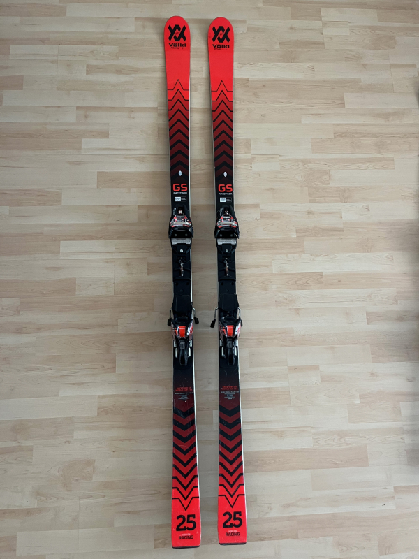 GS lyže Völkl 183 cm, R 25 m