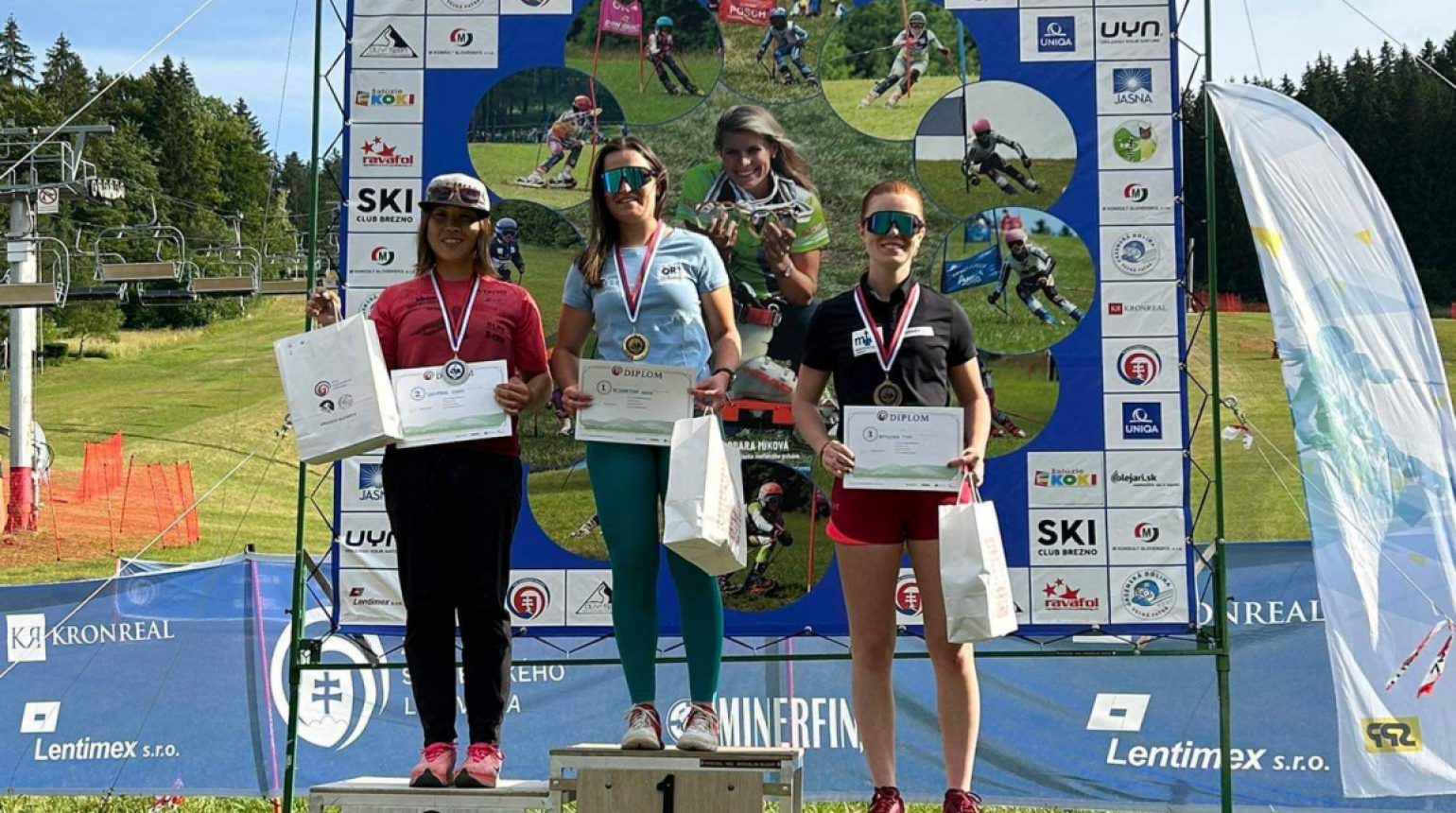 Mladí travní lyžaři absolvovali kemp a závody na Slovensku, v seniorech uspěla Eliška Rejchrtová